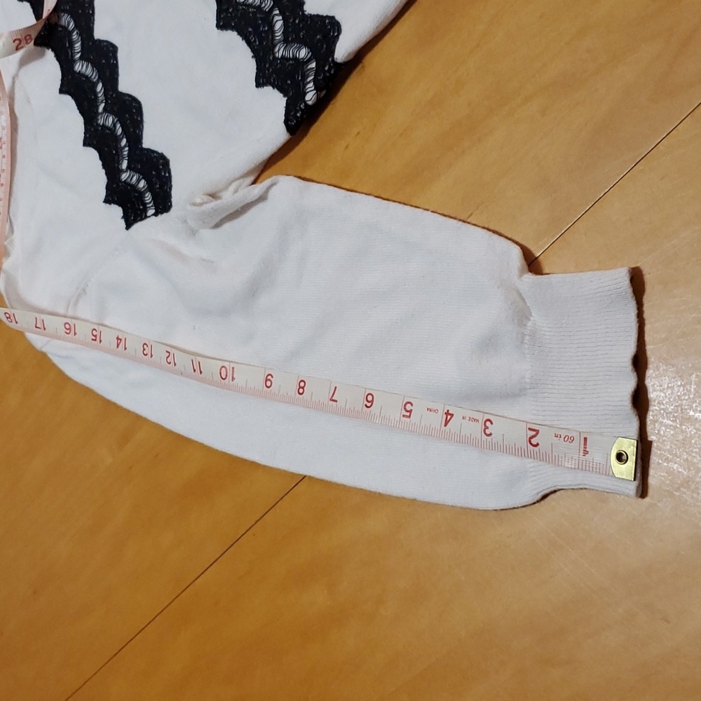 🖤🙌 HP 🙌🖤Elle Lace Embellished Crew Sweater, Lg cream color w/ black lace; - Picture 5 of 9